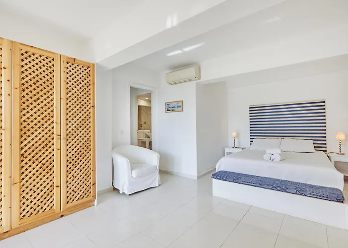 Gerakas Belvedere & 4* Vasilikí