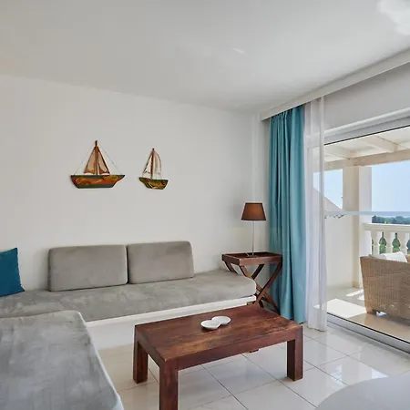 Gerakas Belvedere & Hotel