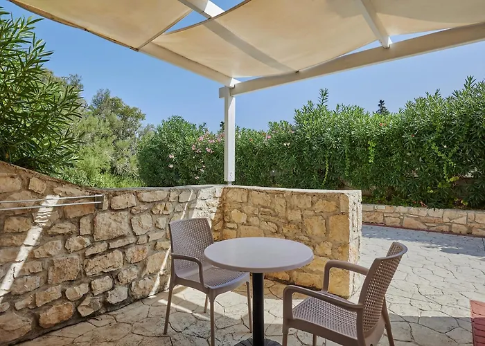 Gerakas Belvedere & Hotel