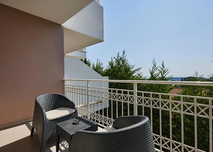 Hotel Gerakas Belvedere & Vasilikí