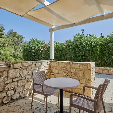 Gerakas Belvedere & ホテル