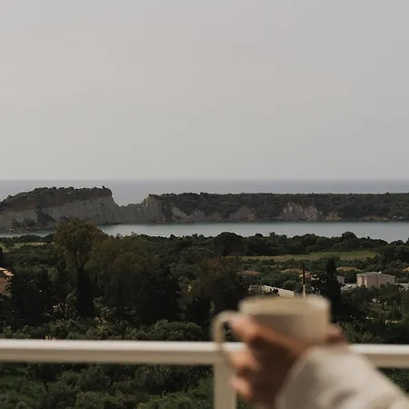 Gerakas Belvedere & ホテル