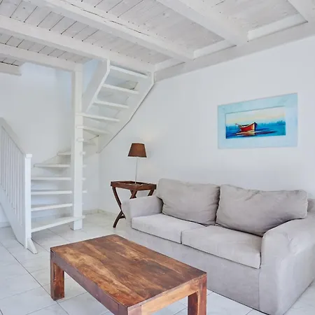 Gerakas Belvedere & ホテル