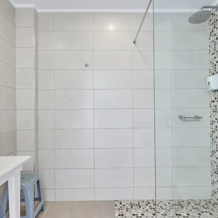 Gerakas Belvedere & 4*