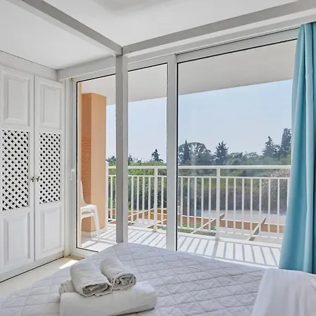 Gerakas Belvedere & Vasilikí