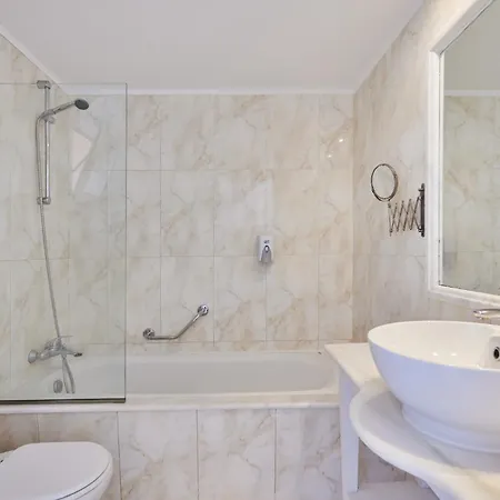 Gerakas Belvedere & 4* Vasilikí