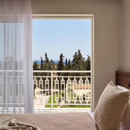 Gerakas Belvedere & Hotel