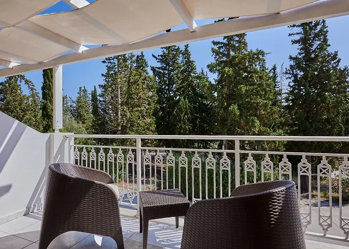 Hotel Gerakas Belvedere & Vasilikí