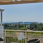 Gerakas Belvedere & מלון