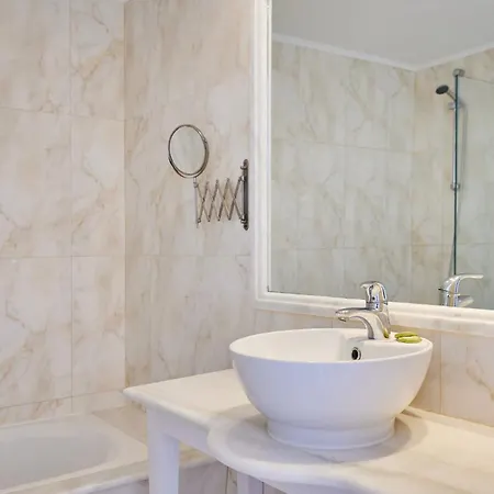 Gerakas Belvedere & Отель