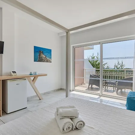 Отель Gerakas Belvedere & 4*